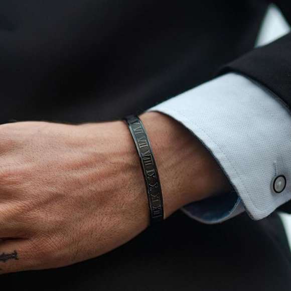 2/$35 💗 2 PC Royal Roman Buckle Numeral Cuff Bracelets Bangles Black - Picture 6 of 10